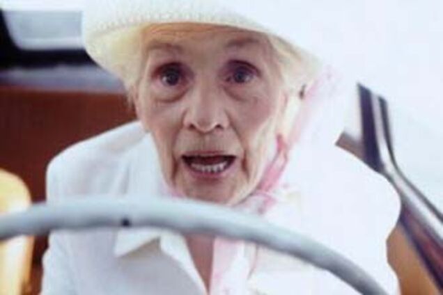 Британец забыл тещу в авто и отправился в путешествие