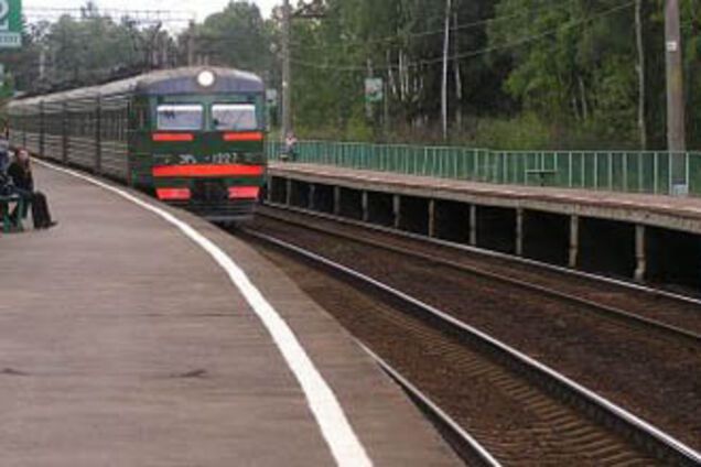 Кримському строковику відрізало ноги потягом