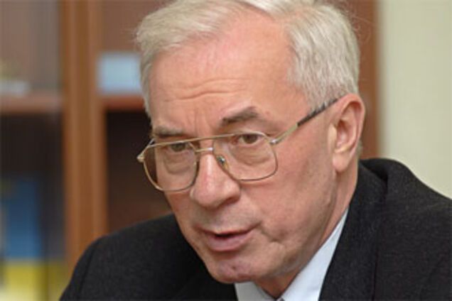 Азаров закинув уроки української мови