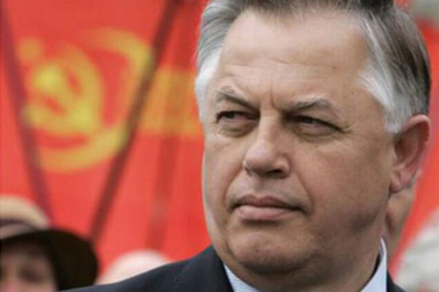 Симоненко вступился за Януковича