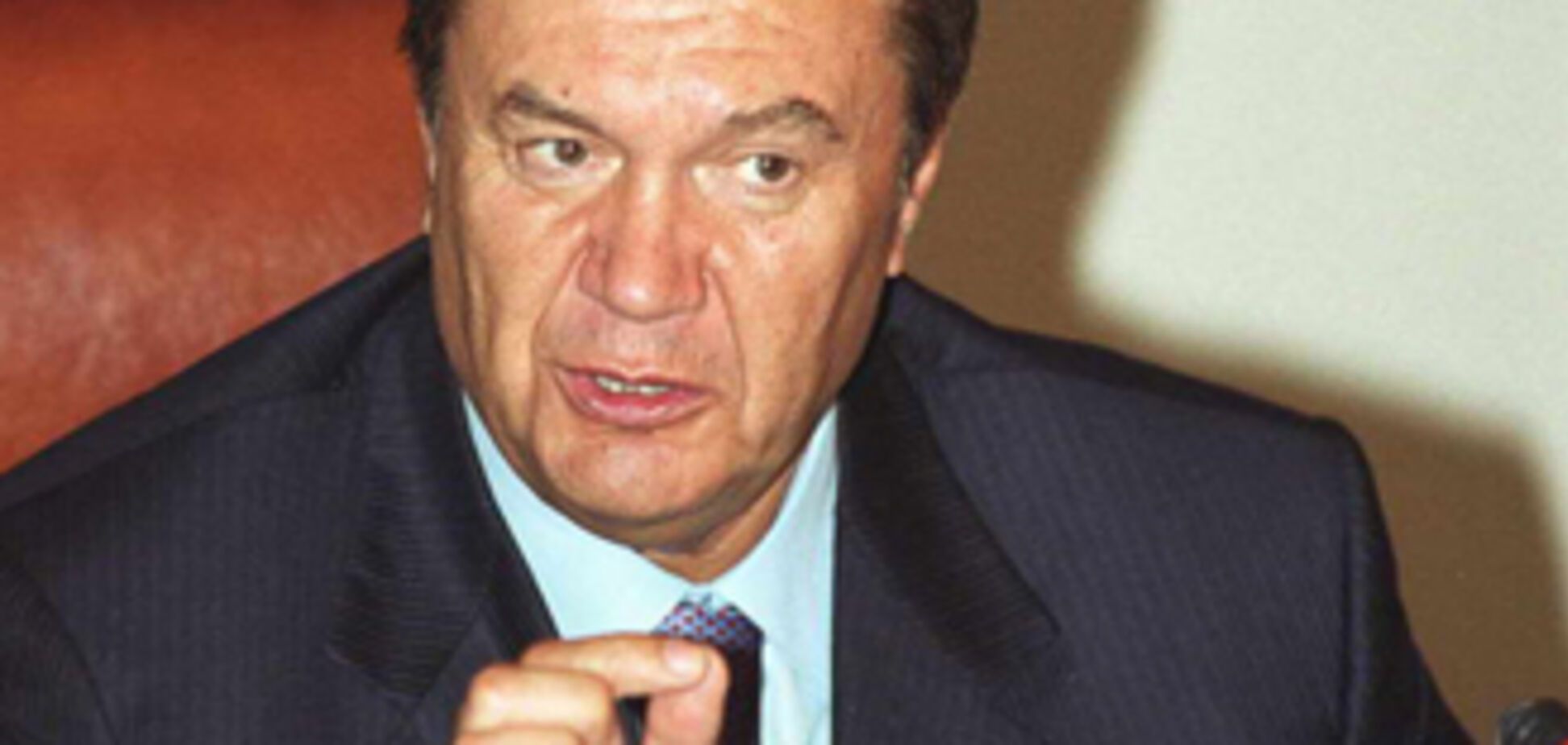 Янукович перестанет ездить на работу. Он начнет летать