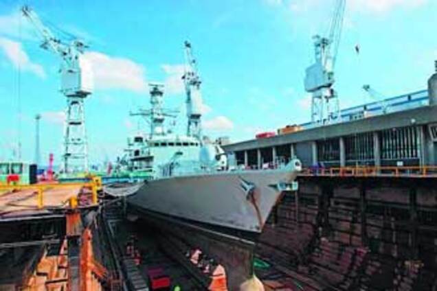 Росія буде контролювати виробництво кораблів в Україні