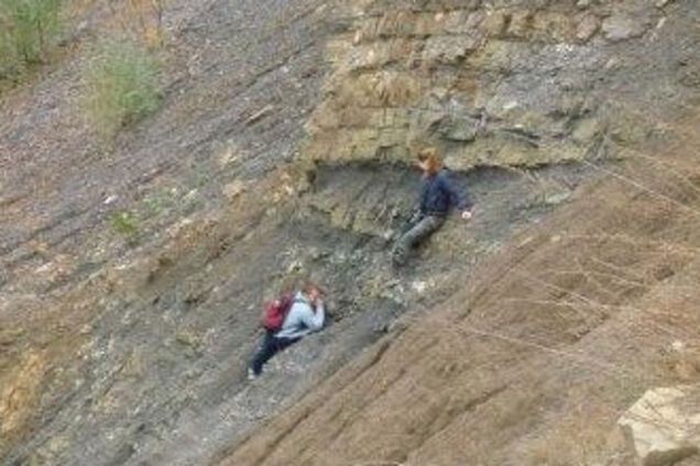 У Донецькій області люди застрягли в ртутному кар'єрі. ФОТО