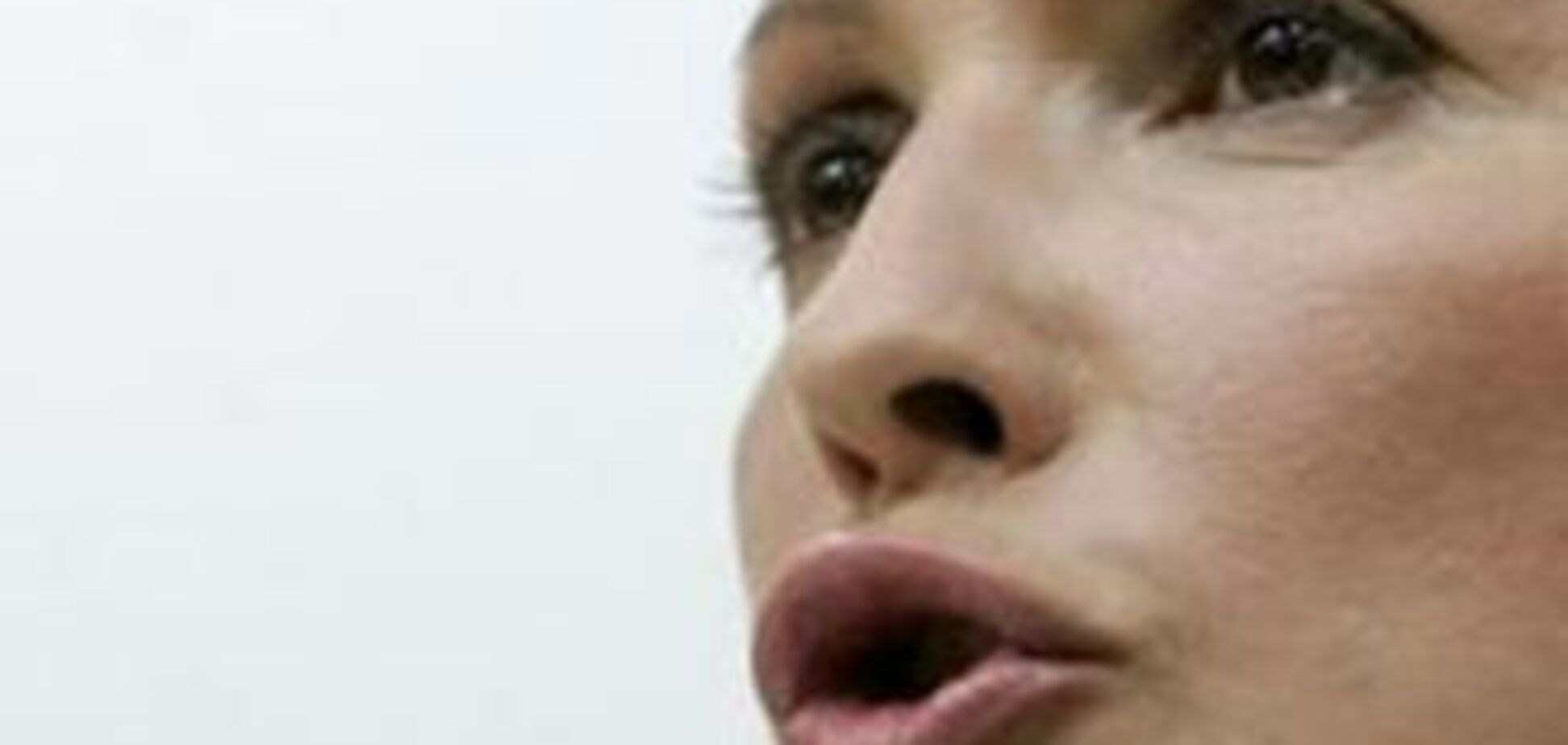 Тимошенко просит наблюдателей быть придирчивыми к Украине