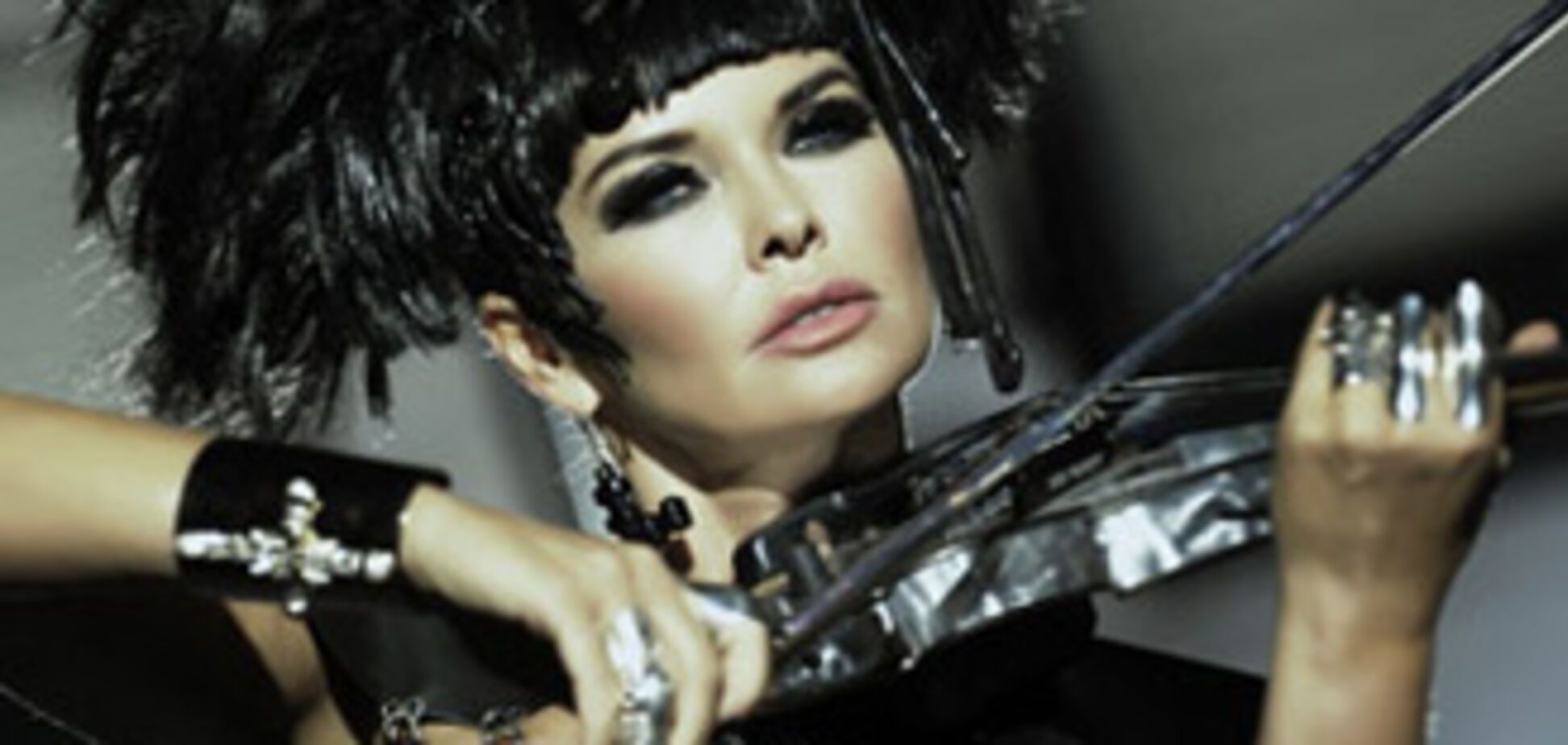 Ассия Ахат презентует новый клип и 3D-шоу. ВИДЕО