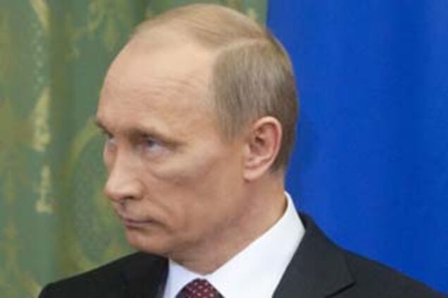 Азаров не заметил на лице Путина никаких синяков