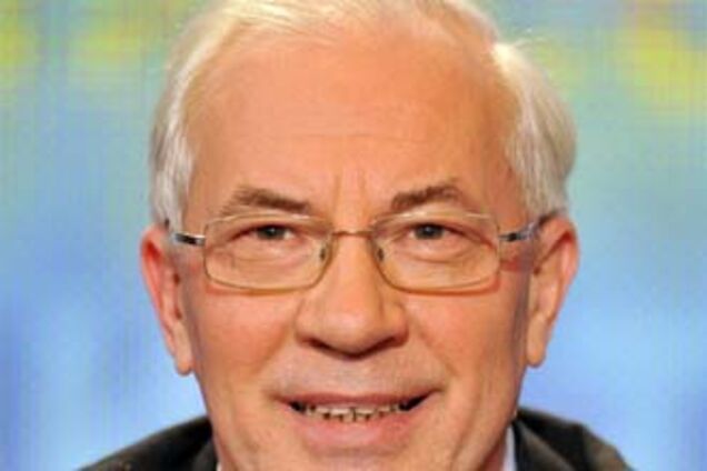 Азаров обещает накрыть Путину стол