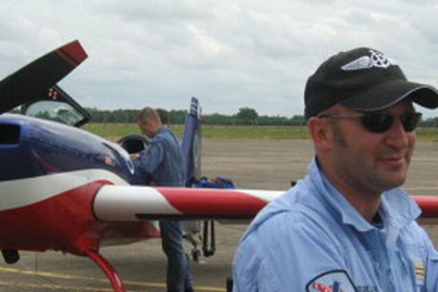 Майстер вищого пілотажу розбився в повітрі з сім'єю