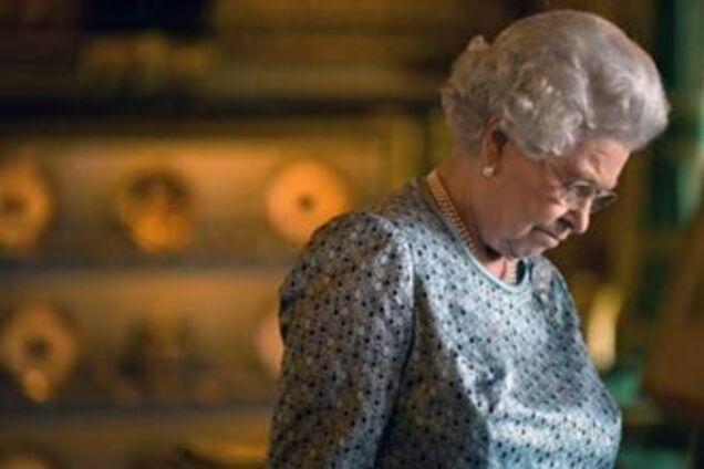 Тимошенко про дрес-код: Королева Англії не пройшла б 