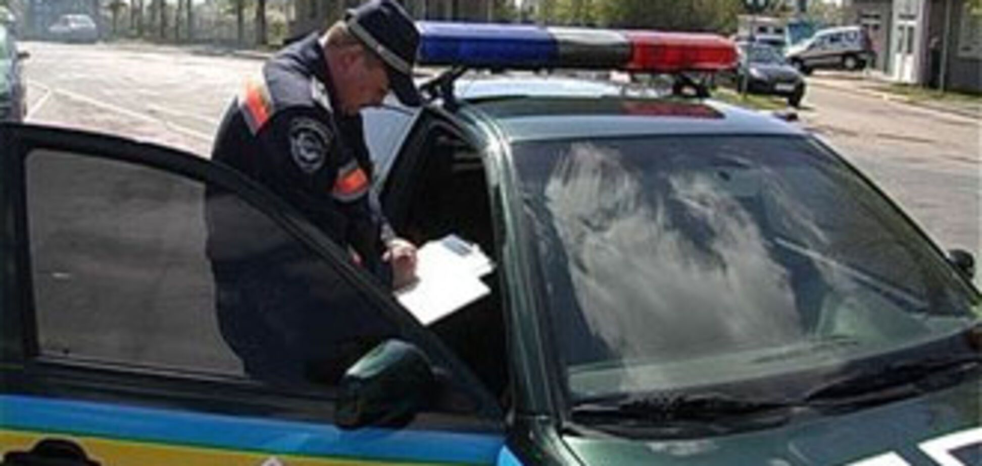 Співробітник ДАІ розбився на джипі