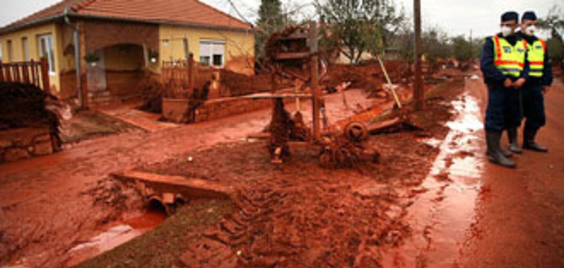 В Угорщині евакуюють людей через токсичних відходів