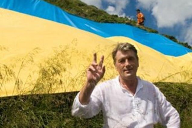 Ющенко собрал подписи против русского языка