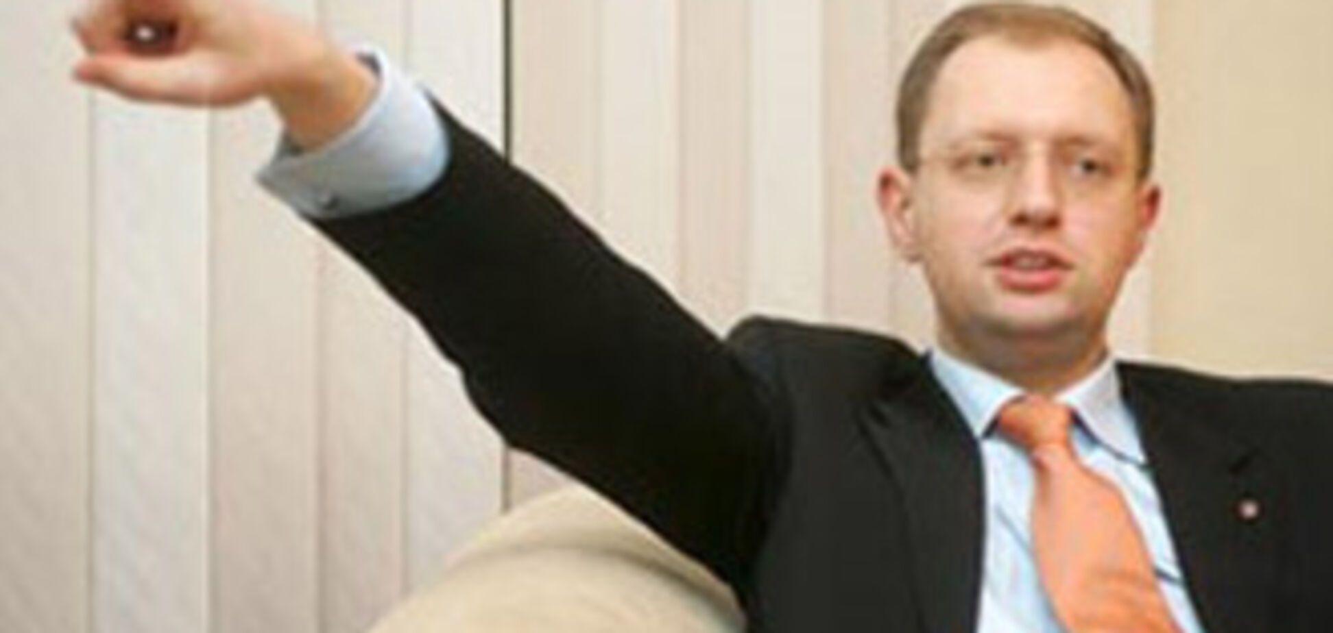 Яценюк насчитал 300 нарушений