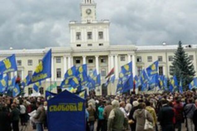 В Хмельницком не знают о выборах, а 'Свобода' митингует