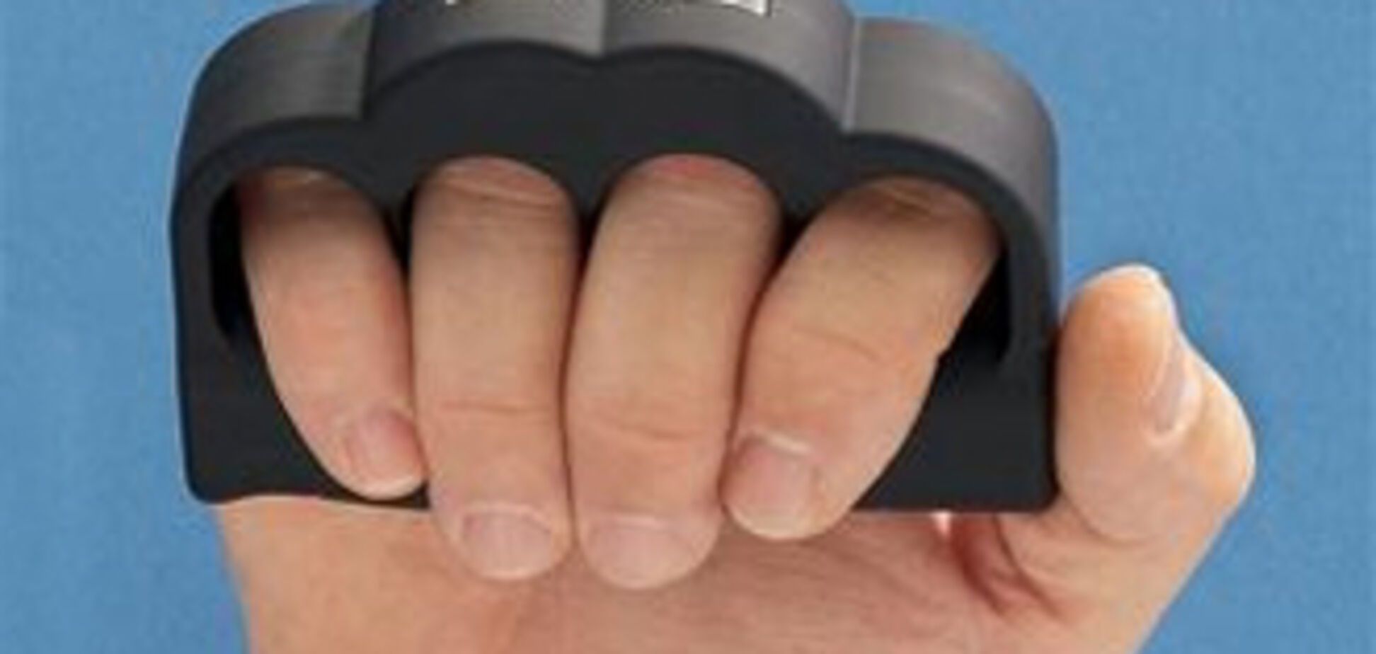 Во Львове мужчина с кастетом пытался получить польскую визу