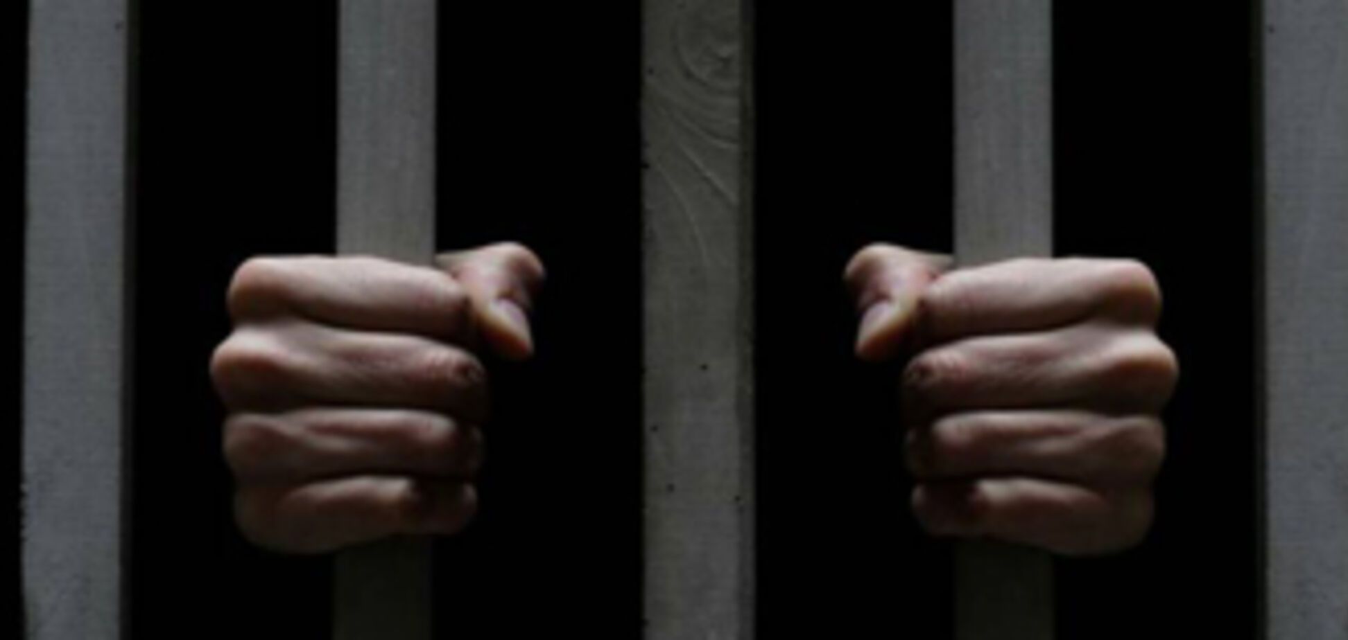 Педіатра-педофіла заарештували за згвалтування 7 дітей