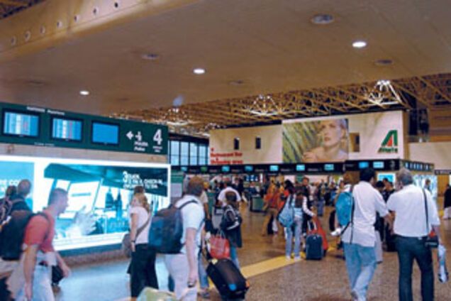 В США разрешили щупать половые органы пассажиров самолетов