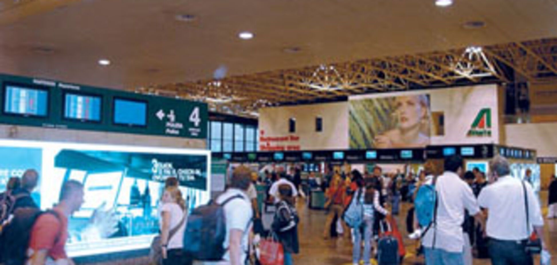 В США разрешили щупать половые органы пассажиров самолетов