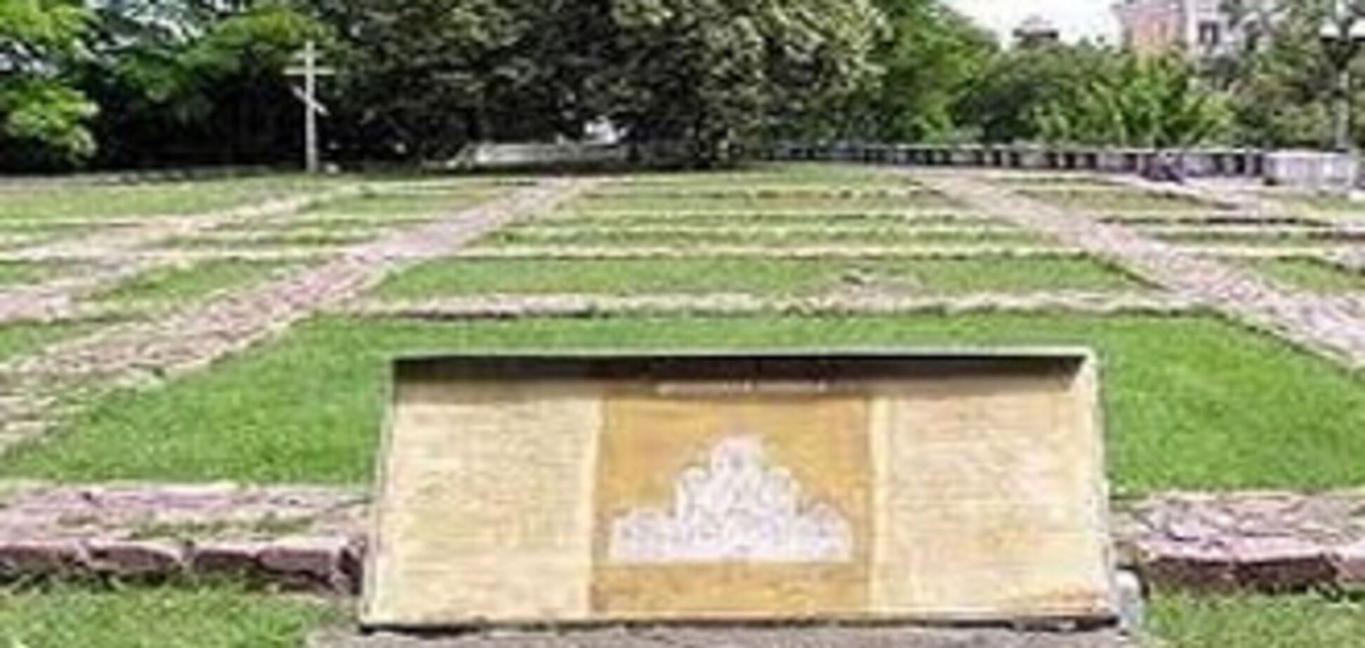 Московская церковь хочет залить бетоном Десятинную церковь