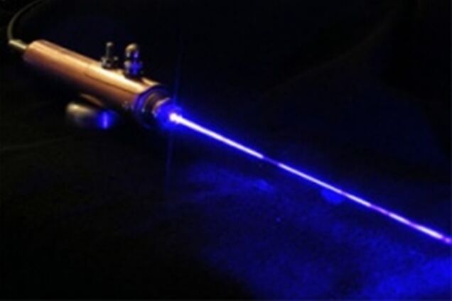 Появилась снимающая из-за угла видеокамера