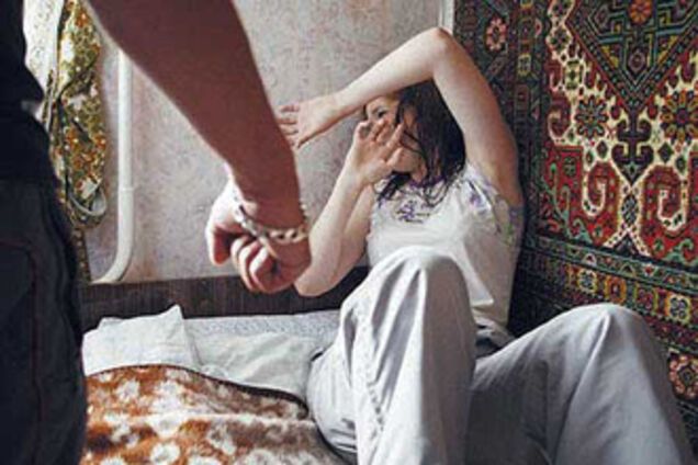 В России девушка родила ребенка от отца-насильника