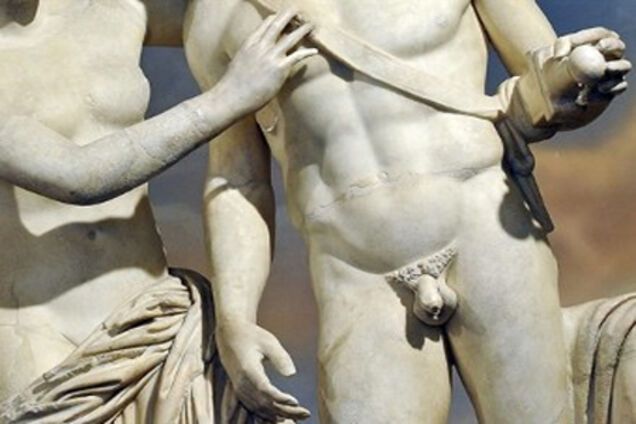 По желанию Берлускони Марсу дали пенис, Венере - руку. ФОТО