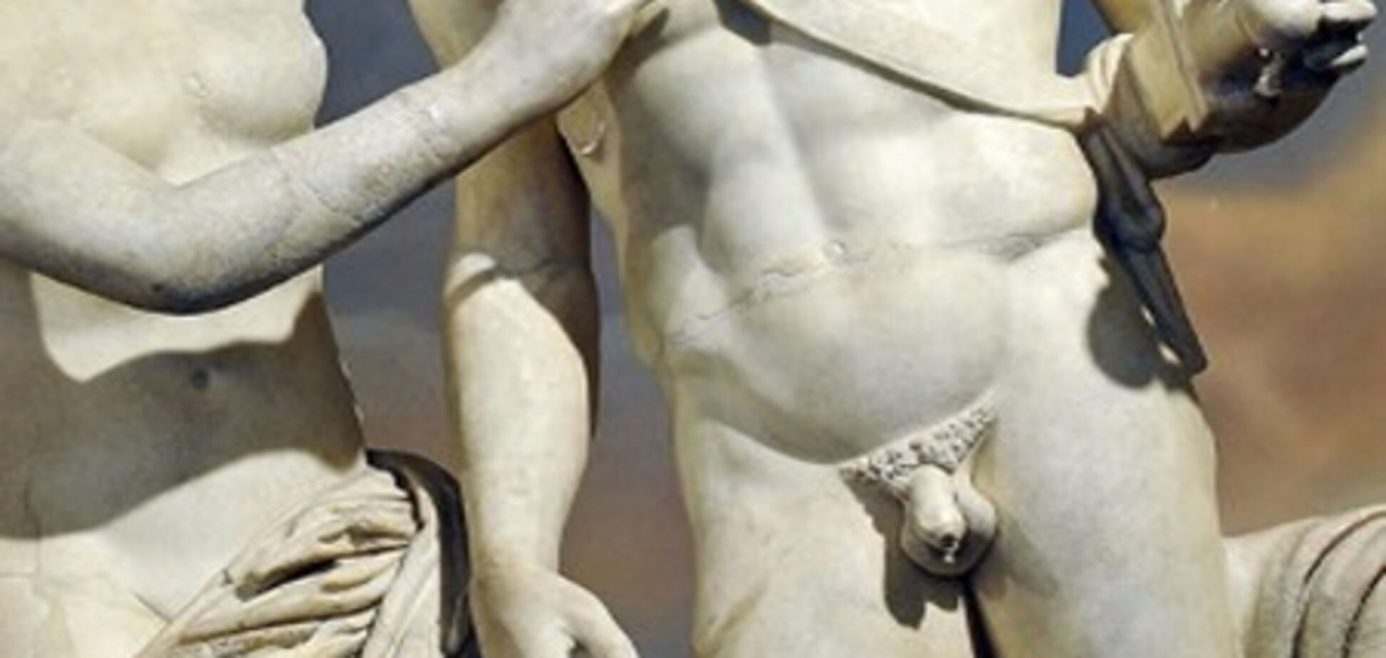 По желанию Берлускони Марсу дали пенис, Венере - руку. ФОТО