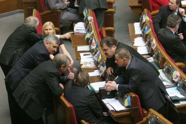 Депутаты взялись за продление полномочий ВР и президента