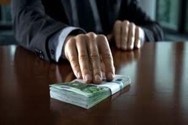 Смену таможенников арестовали за вопрос'Вы расценки знаете?'