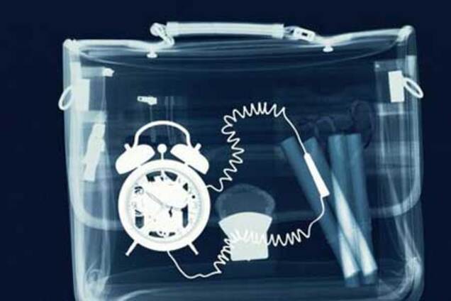 Бомба в аэропорту оказалась муляжом