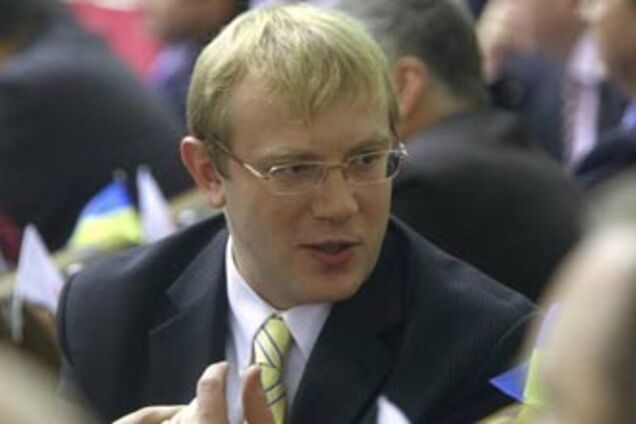 Оппозиция требует доступа к информации