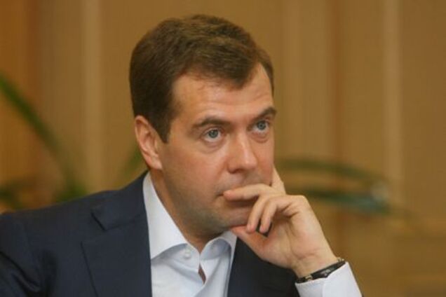 Медведев признал, что в России несовершенная демократия
