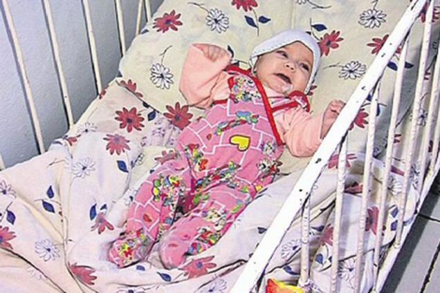 Мать заморила голодом младенца до полусмерти