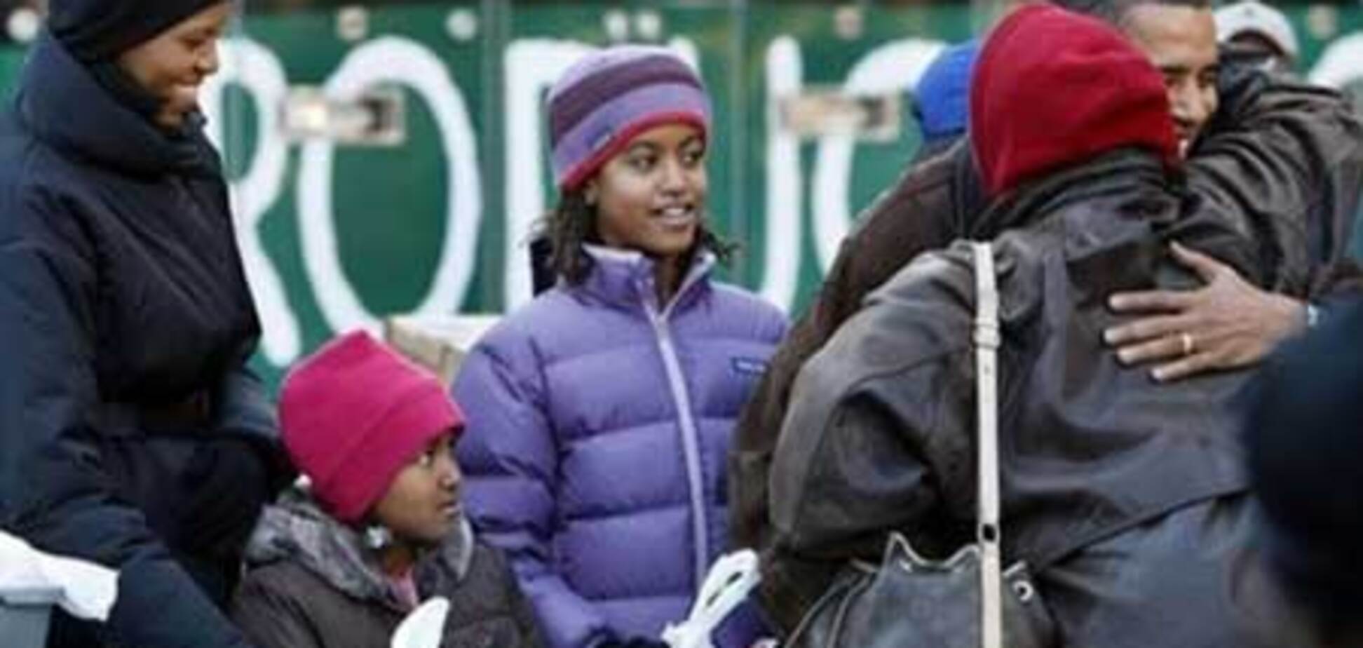 Обама накормил бедных в честь Дня благодарения