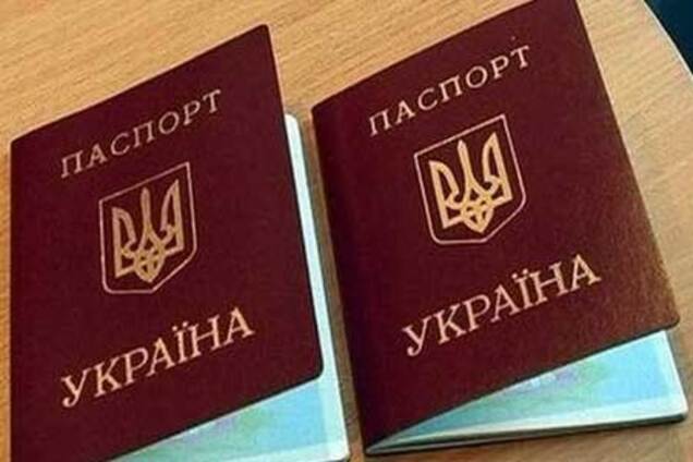 У МВД стремительно заканчиваються бланки для паспортов