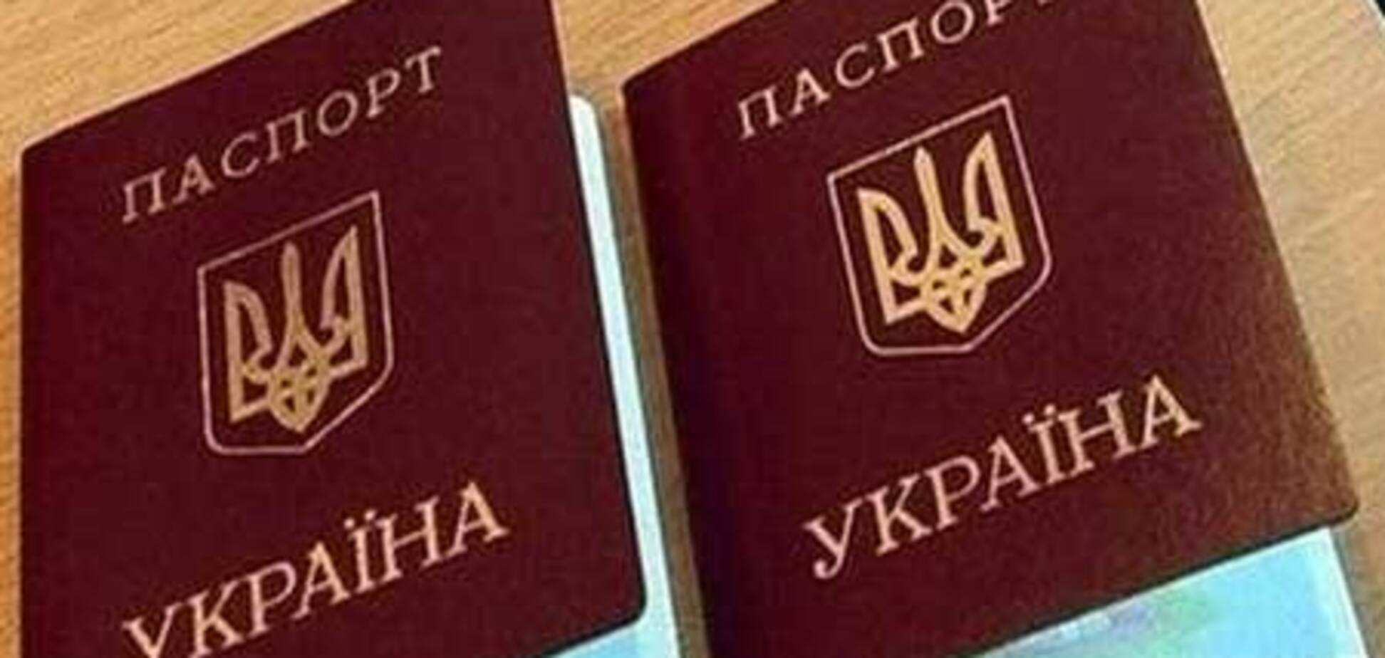 У МВД стремительно заканчиваються бланки для паспортов