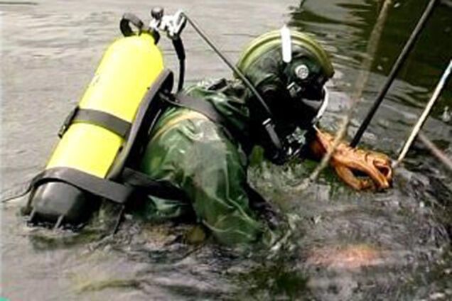 Бригада спасателей в США выловила из реки тонувший манекен