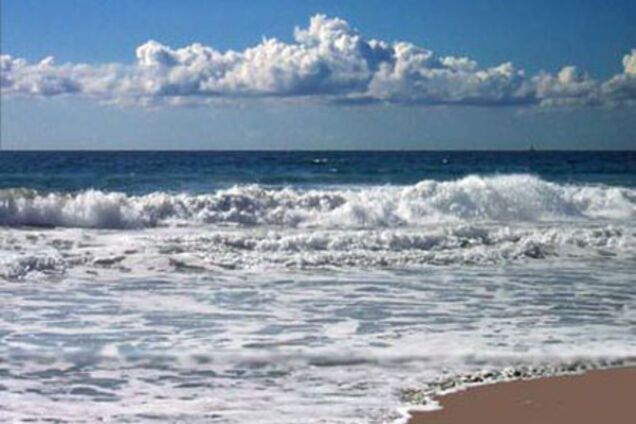 В Тихом океане 'выловили' трех подростков