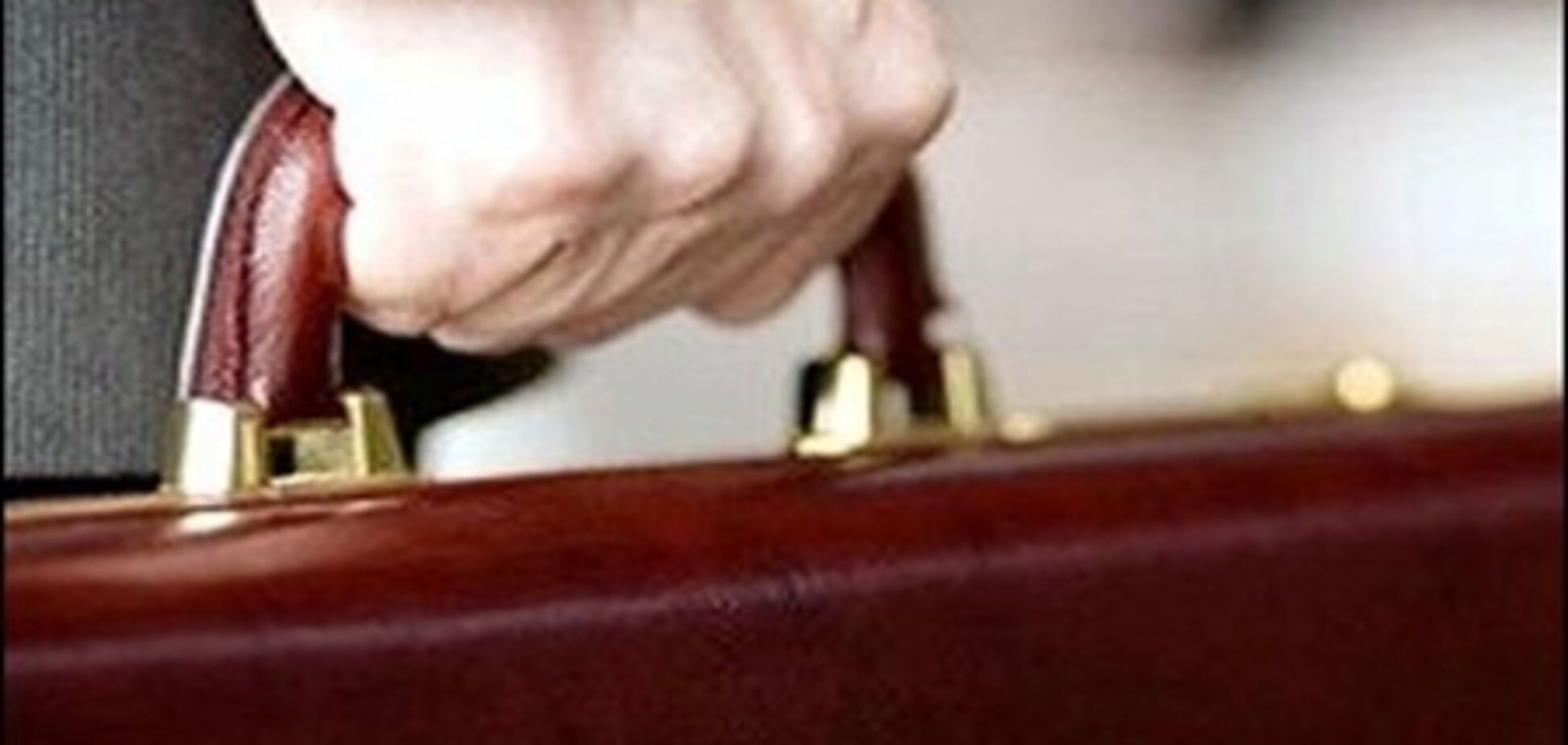 Генконсула выдворили из страны за нарушение этики