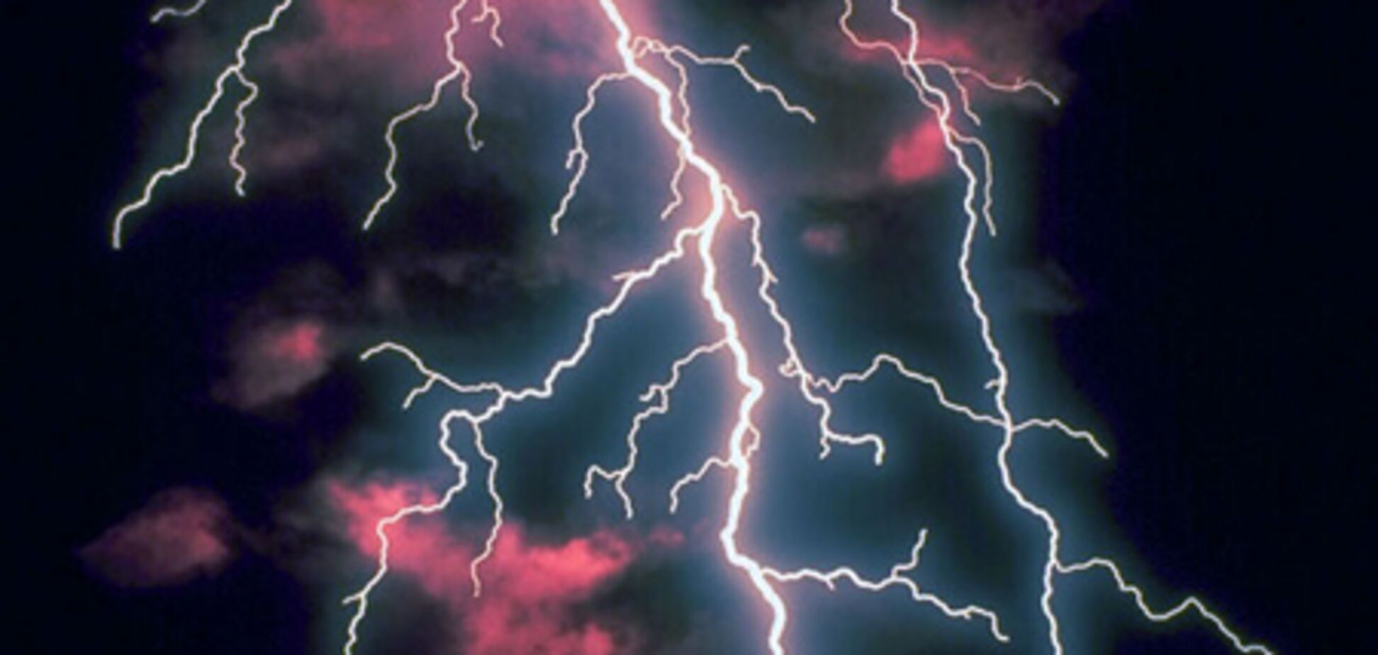 Жертвами одной молнии в ЮАР стали 47 человек