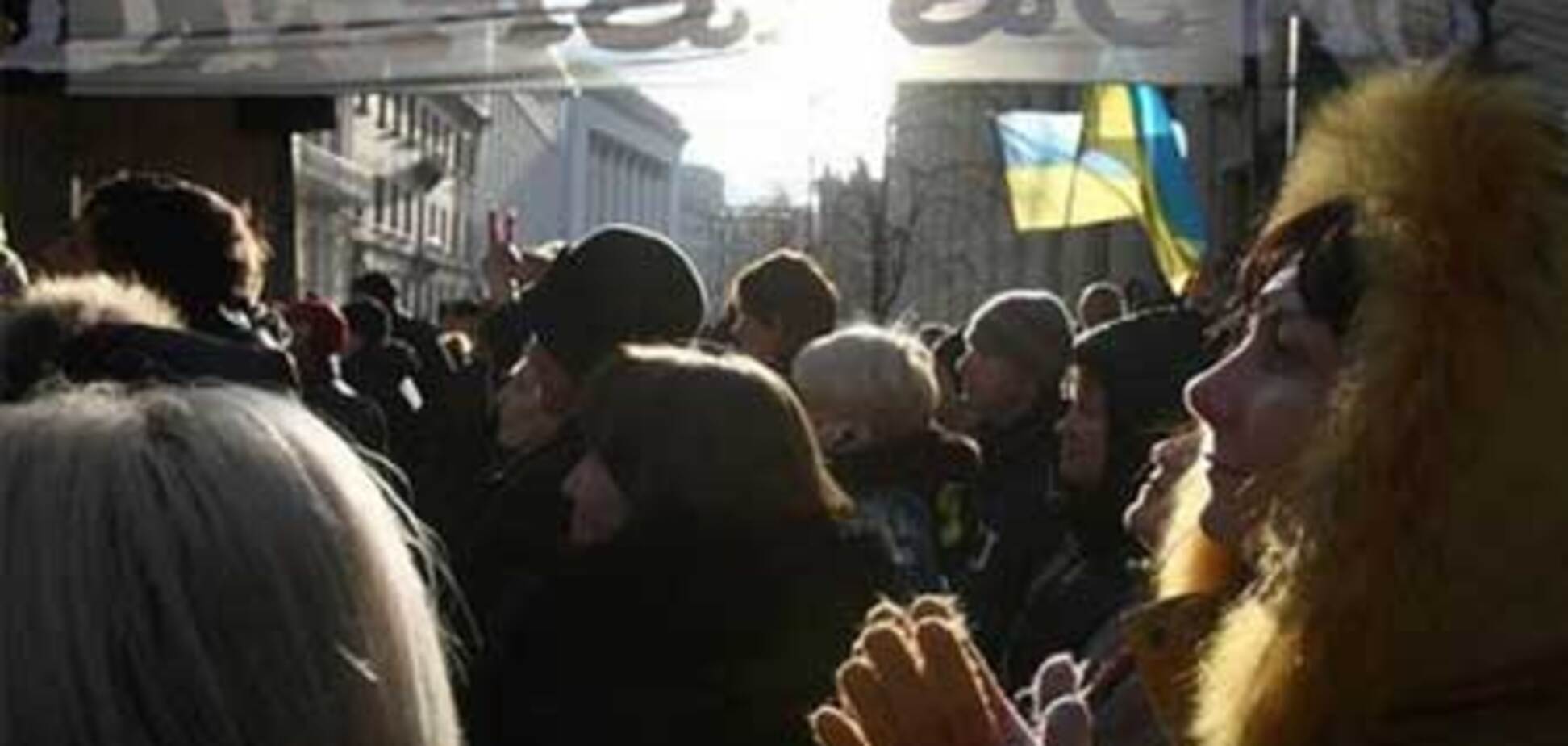 Суд запретил митинги на Майдане еще на неделю