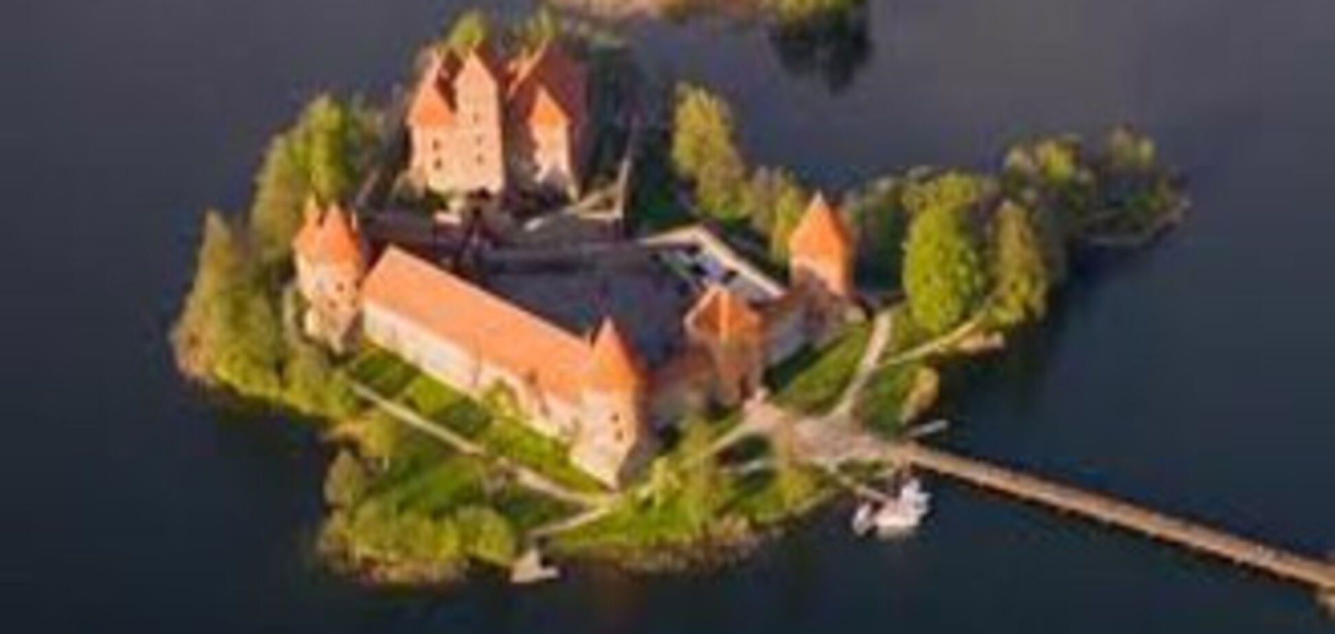 Житель Литвы поднял флаг с траурной лентой и взорвал себя