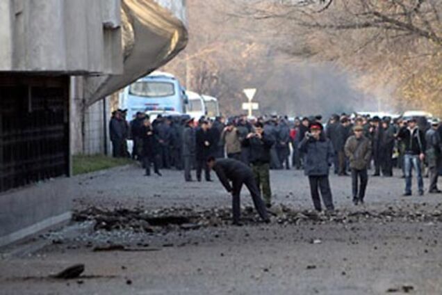 Мощный взрыв в Бишкеке сорвал суд против Бакиева