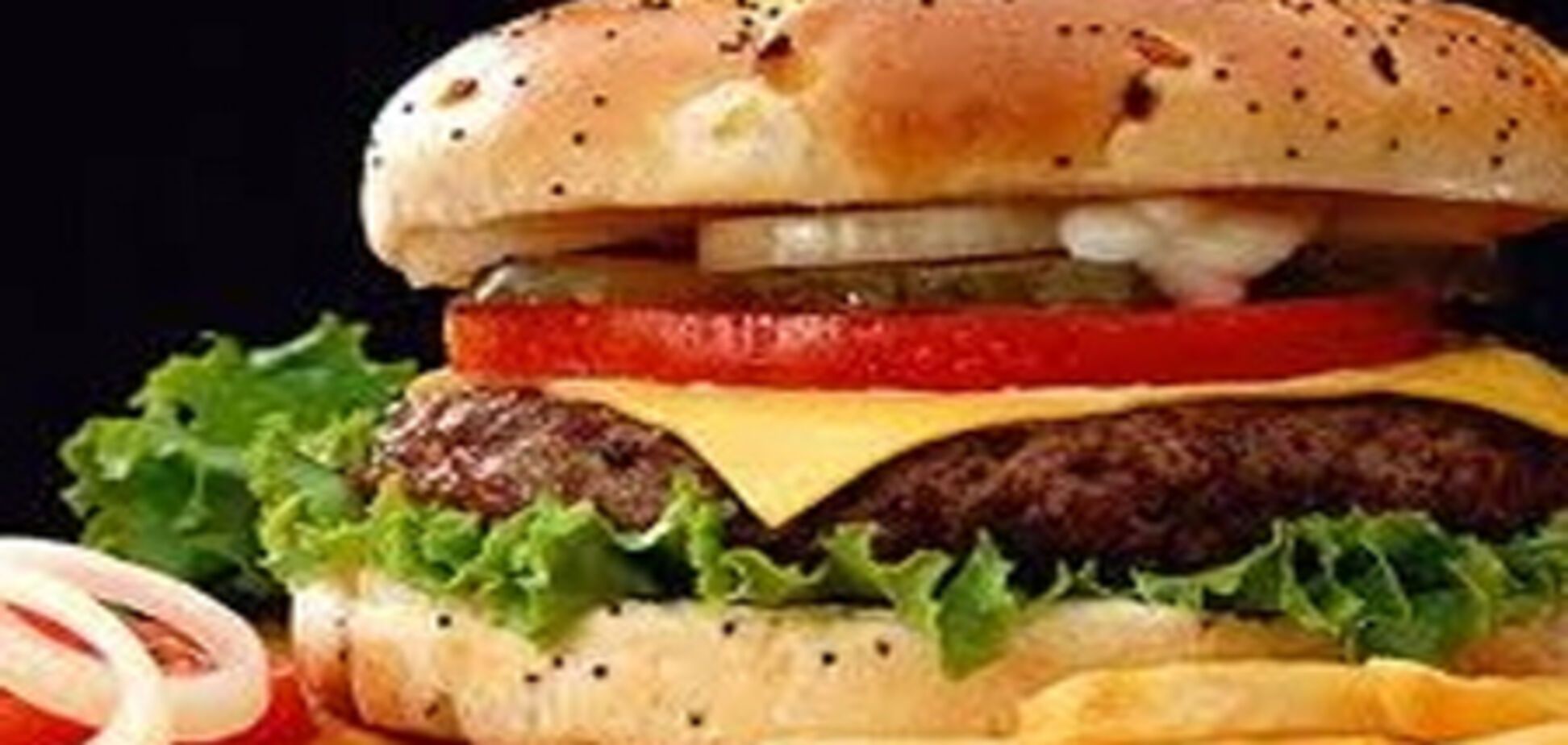 В Макдоналдс готовят пищу и моют туалеты одни и те же люди