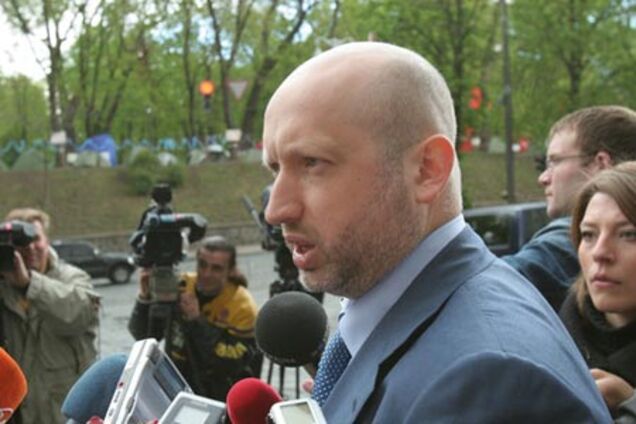 Турчинова снова допрашивают в прокуратуре