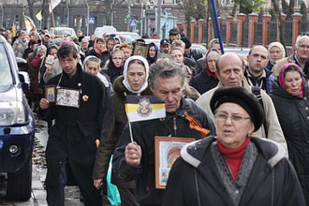 На 'Русский марш' в Киеве вышли 300 бабушек