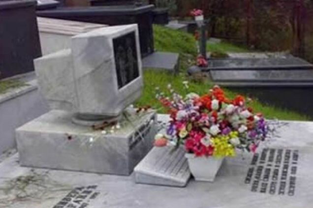 Фото самых необычных надгробий