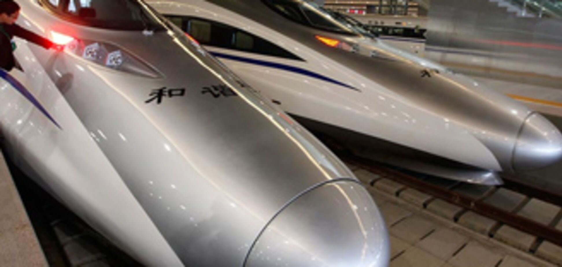 Новые поезда китайской Ж/Д развивают скорость до 416 км/час