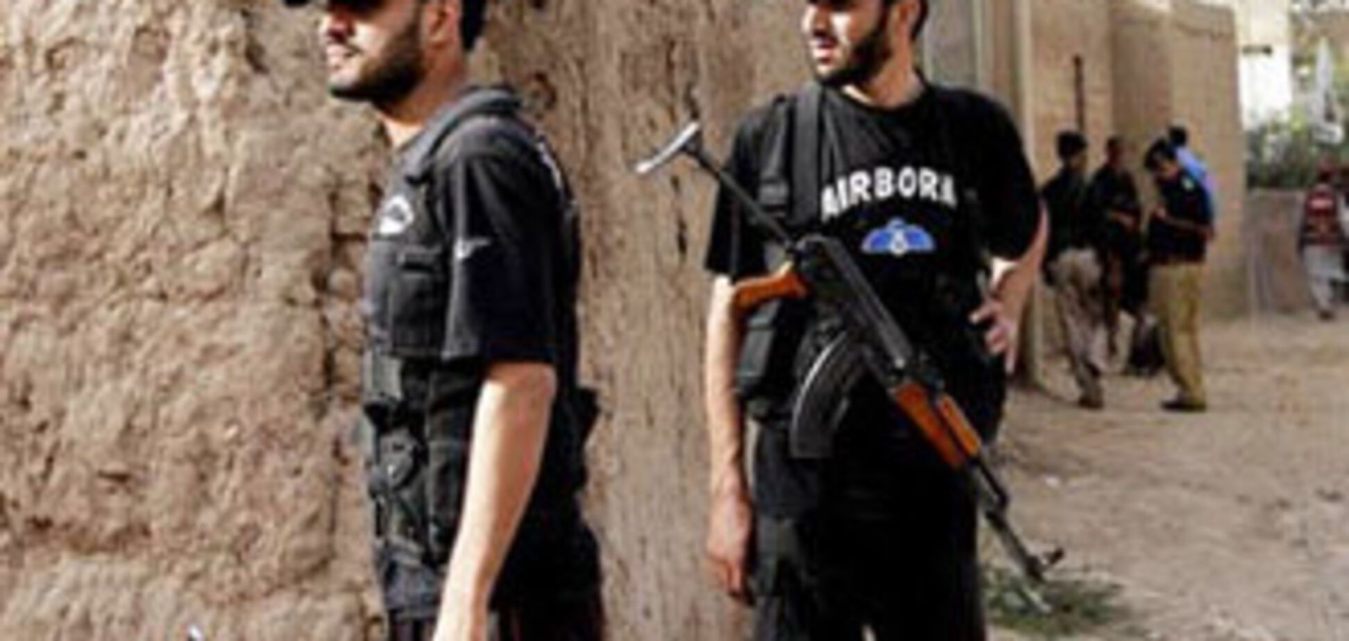 В Пакистане взорвали мечеть: Десятки жертв