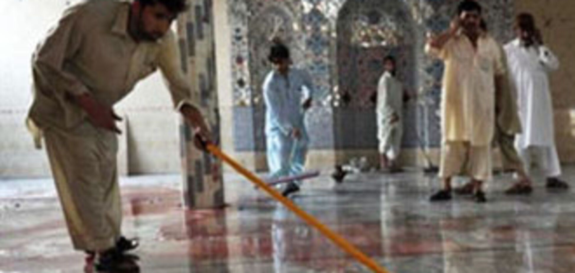 Количество жертв взрыва в Пакистане достигло 50 человек